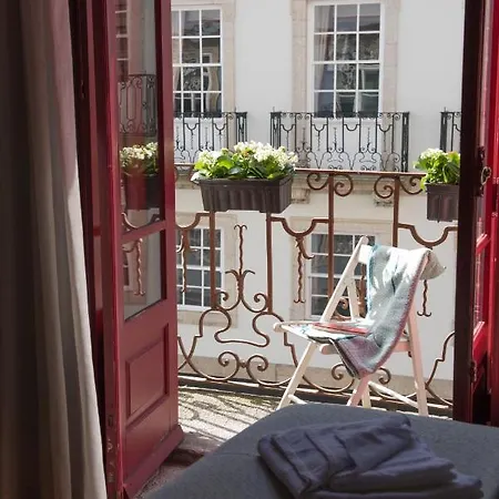 Santo Da Casa / Sc Apartment Porto
