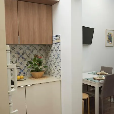 Santo Da Casa / Sc Apartment Porto