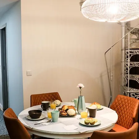Santo Da Casa / Sc Apartment *