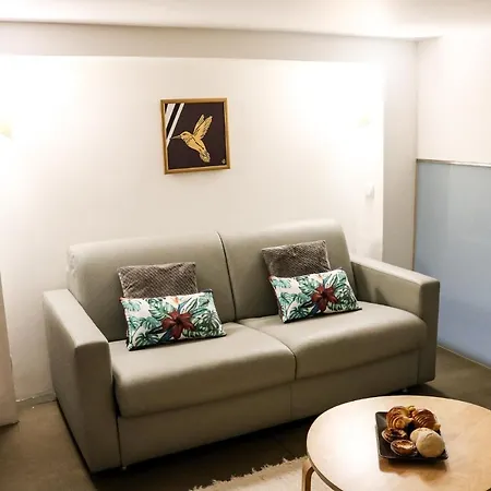Santo Da Casa / Sc Apartment *