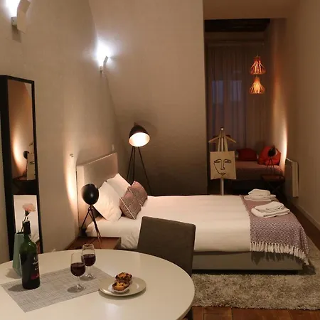 Santo Da Casa / Sc Appartamento Oporto